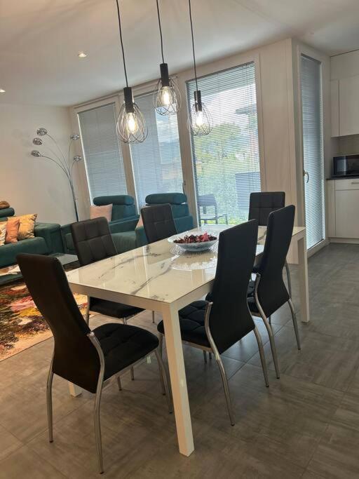 Labpark Luxury Apartment Melano Kültér fotó